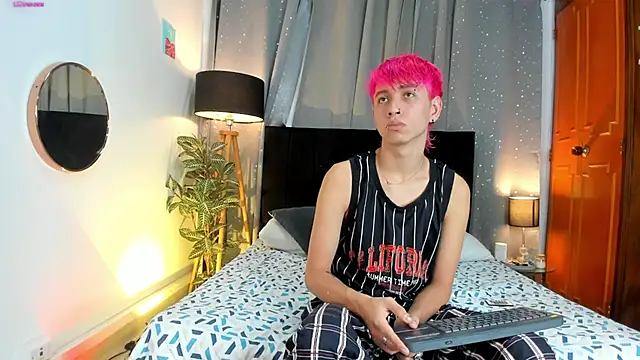 Snapshot of Brian-Ausslos chatting on February 2025 04:40:01 AM Brian-Ausslos online show from February 2025 04:40:01 AM