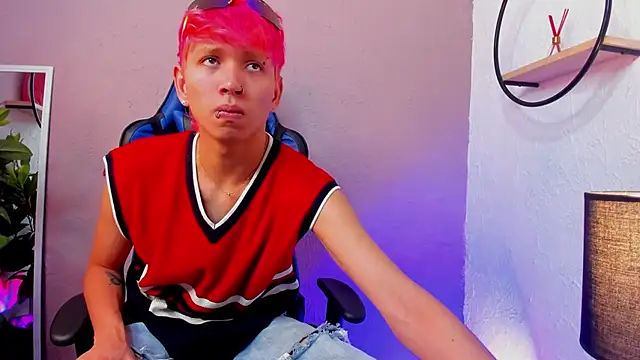 Snapshot of Brian-Ausslos chatting on March 2025 10:21:01 PM Brian-Ausslos online show from March 2025 10:21:01 PM