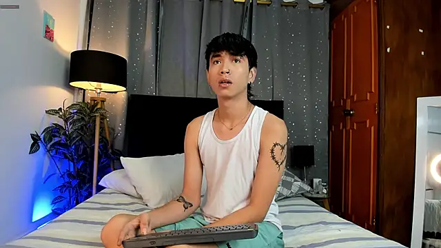 Snapshot of Brian-Ausslos chatting on March 2025 04:49:02 AM Brian-Ausslos online show from March 2025 04:49:02 AM