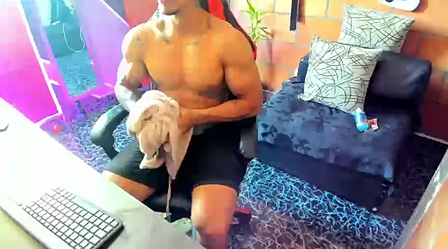 Snapshot of Adam_Valenciia chatting on January 2025 05:23:01 PM Adam Valenciia online show from January 2025 05:23:01 PM