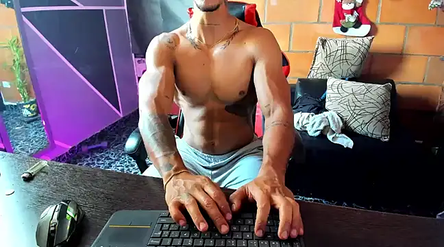 Snapshot of Adam_Valenciia chatting on January 2025 05:45:02 PM Adam Valenciia online show from January 2025 05:45:02 PM