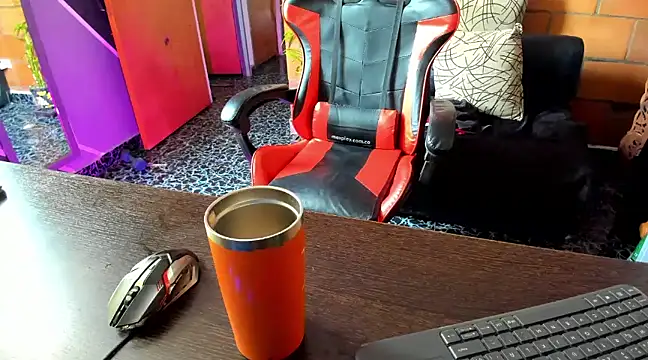 Snapshot of Adam_Valenciia chatting on February 2025 03:59:02 PM Adam Valenciia online show from February 2025 03:59:02 PM