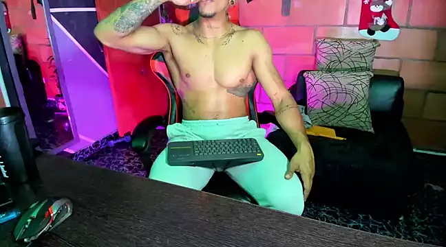 Snapshot of Adam_Valenciia chatting on February 2025 05:05:02 AM Adam Valenciia online show from February 2025 05:05:02 AM