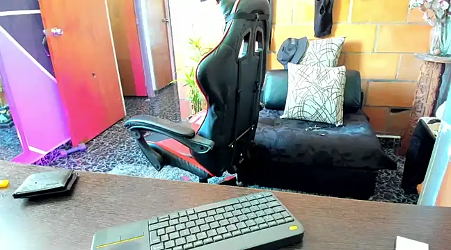 Snapshot of Adam_Valenciia chatting on March 2025 03:13:02 PM Adam Valenciia online show from March 2025 03:13:02 PM