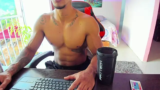 Snapshot of Adam_Valenciia chatting on September 2025 10:42:02 PM Adam Valenciia online show from September 2025 10:42:02 PM