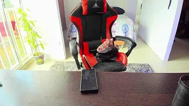 Snapshot of Adam_Valenciia chatting on September 2025 08:22:01 PM Adam Valenciia online show from September 2025 08:22:01 PM