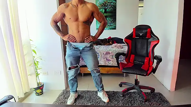 Snapshot of Adam_Valenciia chatting on September 2025 04:20:01 PM Adam Valenciia online show from September 2025 04:20:01 PM