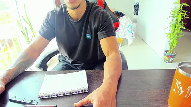 Snapshot of Adam_Valenciia chatting on October 2025 04:09:01 PM Adam Valenciia online show from October 2025 04:09:01 PM