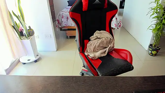 Snapshot of Adam_Valenciia chatting on November 2025 03:24:01 PM Adam Valenciia online show from November 2025 03:24:01 PM