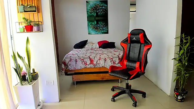 Snapshot of Adam_Valenciia chatting on November 2025 04:19:01 PM Adam Valenciia online show from November 2025 04:19:01 PM