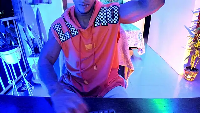 Snapshot of Adam_Valenciia chatting on November 2025 04:45:02 AM Adam Valenciia online show from November 2025 04:45:02 AM