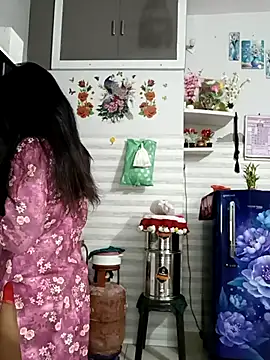 Snapshot of Best-Couple chatting on October 2025 02:33:01 AM Best-Couple online show from October 2025 02:33:01 AM