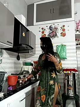 Snapshot of Best-Couple chatting on November 2025 03:06:01 AM Best-Couple online show from November 2025 03:06:01 AM