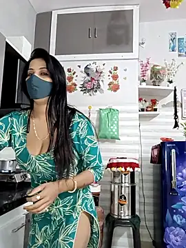 Snapshot of Best-Couple chatting on November 2025 03:05:01 AM Best-Couple online show from November 2025 03:05:01 AM