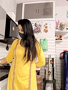 Snapshot of Best-Couple chatting on November 2025 03:05:01 AM Best-Couple online show from November 2025 03:05:01 AM