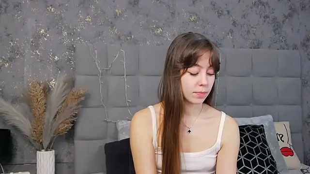 Snapshot of TheEmma chatting on January 2025 06:27:02 AM TheEmma online show from January 2025 06:27:02 AM