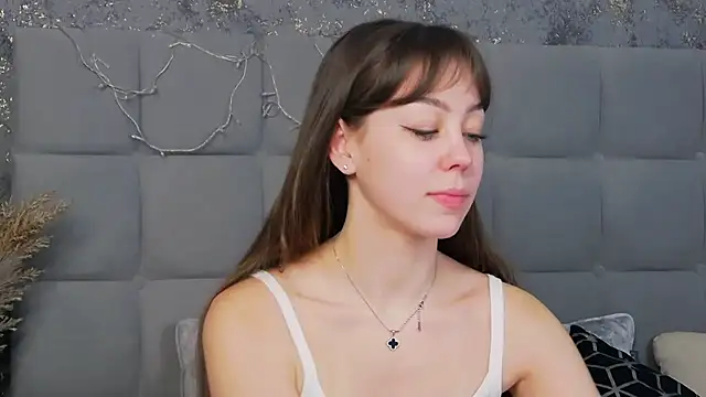 Snapshot of TheEmma chatting on January 2025 10:38:01 AM TheEmma online show from January 2025 10:38:01 AM