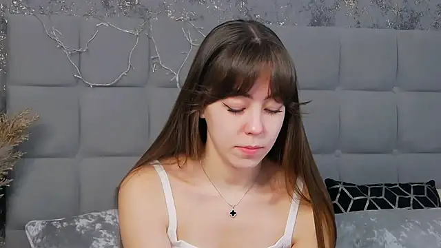 Snapshot of TheEmma chatting on January 2025 06:15:02 AM TheEmma online show from January 2025 06:15:02 AM