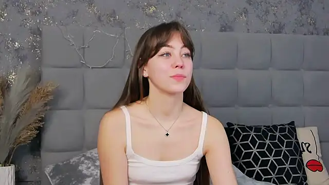 Snapshot of TheEmma chatting on January 2025 01:13:02 PM TheEmma online show from January 2025 01:13:02 PM