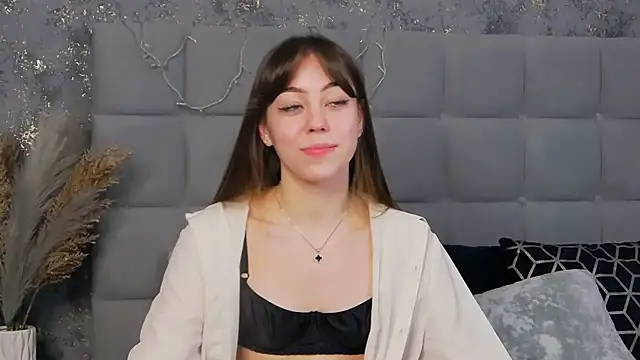 Snapshot of TheEmma chatting on January 2025 03:59:02 PM TheEmma online show from January 2025 03:59:02 PM
