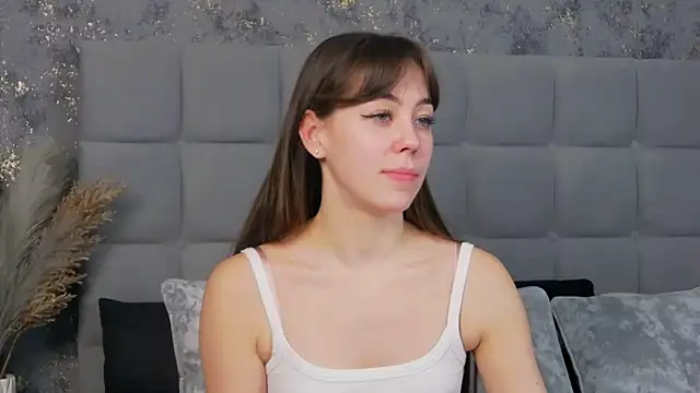 Snapshot of TheEmma chatting on January 2025 11:26:01 AM TheEmma online show from January 2025 11:26:01 AM