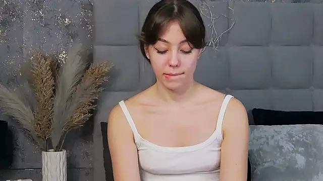 Snapshot of TheEmma chatting on January 2025 05:31:02 PM TheEmma online show from January 2025 05:31:02 PM