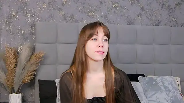 Snapshot of TheEmma chatting on January 2025 08:13:01 AM TheEmma online show from January 2025 08:13:01 AM