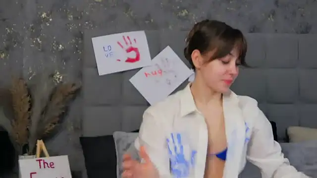 Snapshot of TheEmma chatting on January 2025 06:04:01 PM TheEmma online show from January 2025 06:04:01 PM