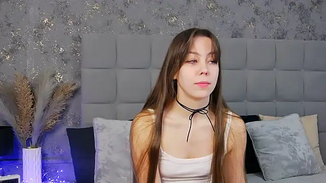 Snapshot of TheEmma chatting on January 2025 08:22:01 AM TheEmma online show from January 2025 08:22:01 AM