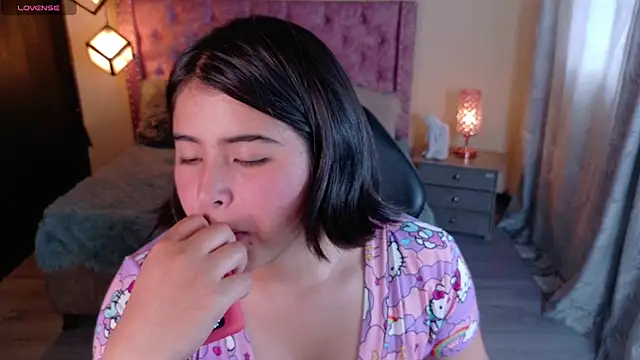 michell petty01 online show from October 2025 03:34:04 PM