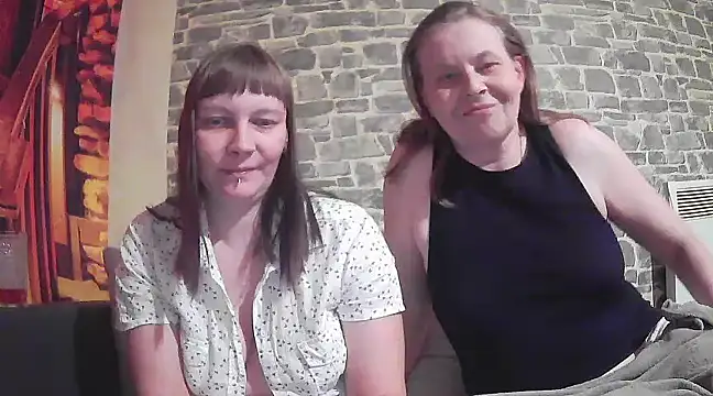 Snapshot of Sweet_Phoenix chatting on January 2025 04:32:02 PM Sweet Phoenix online show from January 2025 04:32:02 PM