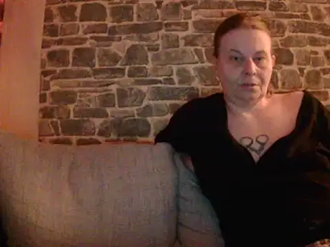 Snapshot of Sweet_Phoenix chatting on January 2025 05:44:01 PM Sweet Phoenix online show from January 2025 05:44:01 PM