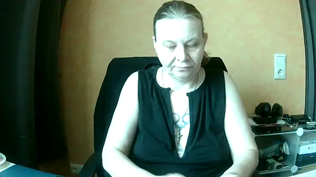 Snapshot of Sweet_Phoenix chatting on January 2025 09:56:01 AM Sweet Phoenix online show from January 2025 09:56:01 AM
