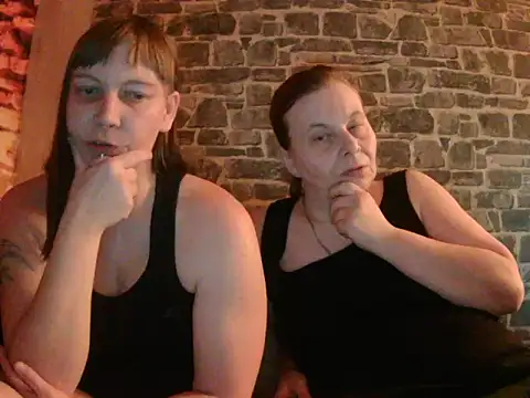 Snapshot of Sweet_Phoenix chatting on January 2025 07:34:01 PM Sweet Phoenix online show from January 2025 07:34:01 PM