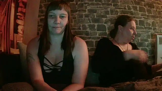 Snapshot of Sweet_Phoenix chatting on January 2025 07:10:01 PM Sweet Phoenix online show from January 2025 07:10:01 PM
