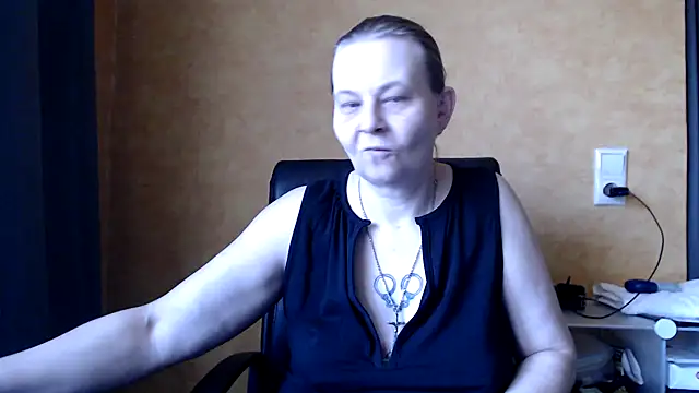Snapshot of Sweet_Phoenix chatting on January 2025 12:27:02 PM Sweet Phoenix online show from January 2025 12:27:02 PM
