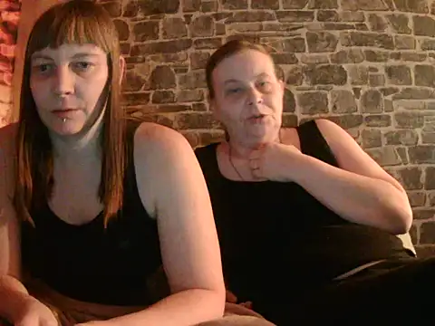 Snapshot of Sweet_Phoenix chatting on January 2025 07:39:01 PM Sweet Phoenix online show from January 2025 07:39:01 PM
