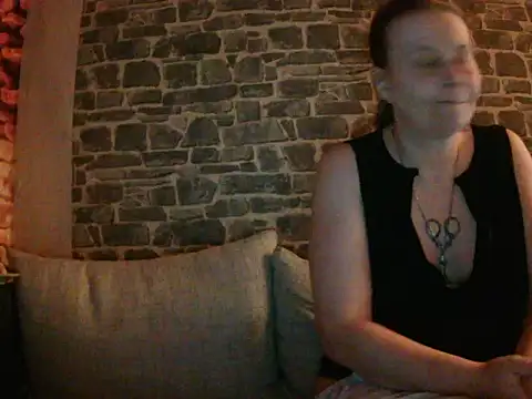 Snapshot of Sweet_Phoenix chatting on January 2025 06:28:02 PM Sweet Phoenix online show from January 2025 06:28:02 PM