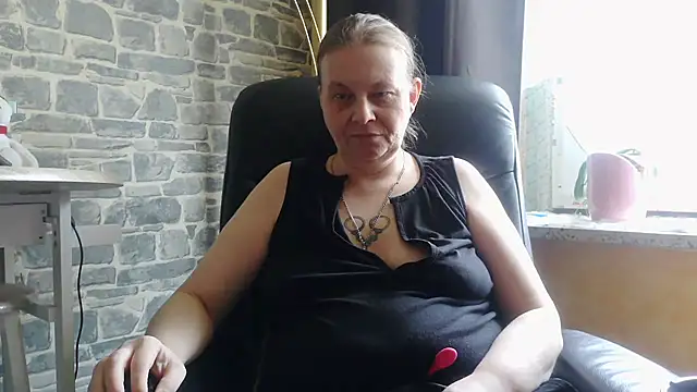 Snapshot of Sweet_Phoenix chatting on March 2025 12:46:01 PM Sweet Phoenix online show from March 2025 12:46:01 PM