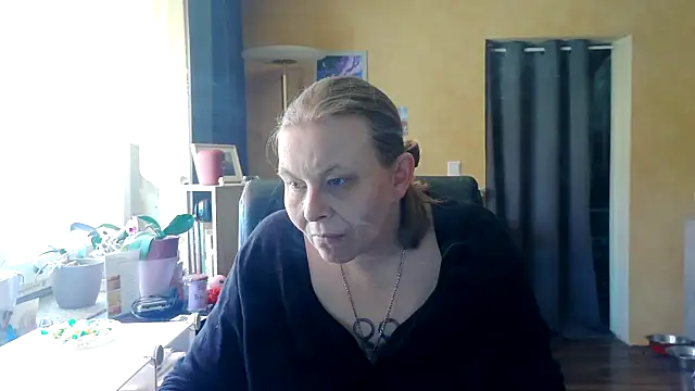 Snapshot of Sweet_Phoenix chatting on March 2025 11:17:02 AM Sweet Phoenix online show from March 2025 11:17:02 AM