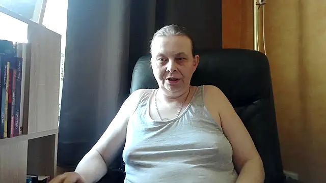 Snapshot of Sweet_Phoenix chatting on March 2025 03:42:01 PM Sweet Phoenix online show from March 2025 03:42:01 PM