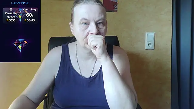 Snapshot of Sweet_Phoenix chatting on September 2025 05:18:02 AM Sweet Phoenix online show from September 2025 05:18:02 AM
