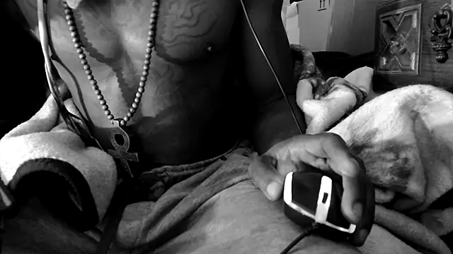 Snapshot of dominatingblacklove chatting on September 2025 09:25:02 AM dominatingblacklove online show from September 2025 09:25:02 AM