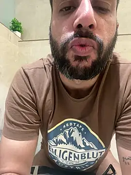 Snapshot of skyisthelimit12 chatting on January 2025 01:40:02 PM skyisthelimit12 online show from January 2025 01:40:02 PM