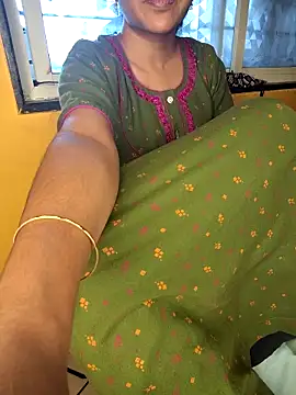 lovelygirl4567 online show from October 2025 04:11:01 AM