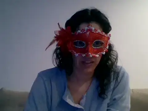 Snapshot of couple-tuga chatting on February 2025 09:33:01 PM couple-tuga online show from February 2025 09:33:01 PM