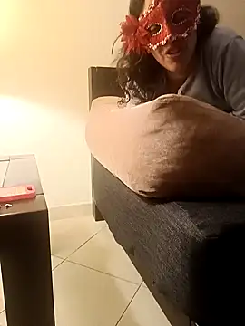 Snapshot of couple-tuga chatting on March 2025 11:15:02 PM couple-tuga online show from March 2025 11:15:02 PM