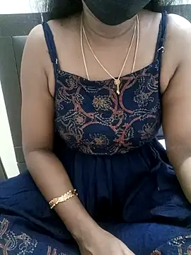 Snapshot of Tamil_Vishalini chatting on February 2025 01:03:02 AM Tamil Vishalini online show from February 2025 01:03:02 AM