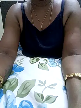 Snapshot of Tamil_Vishalini chatting on October 2025 05:43:02 PM Tamil Vishalini online show from October 2025 05:43:02 PM