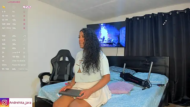 Snapshot of madisonbrunette chatting on October 2025 11:03:01 PM madisonbrunette online show from October 2025 11:03:01 PM